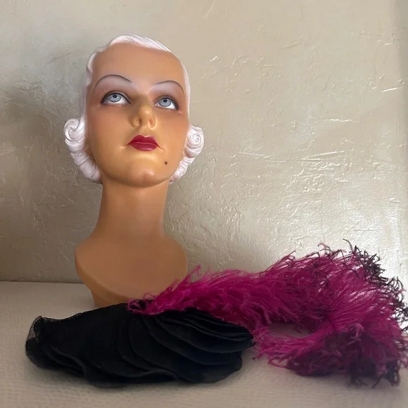 ALLURING 1930s' BLACK CRIN TILT HAT WITH FUCHSIA OSTRICH FEATHER EDGED IN BLACK